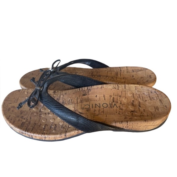 SOLD. VIONIC ladies black bowtie, flip-flop very good condition size 6 - Picture 1 of 10